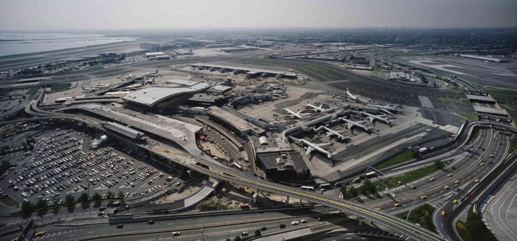 ᐈ Найбільші аеропорти США (за пасажиропотоком та площею) - самі великі 2024