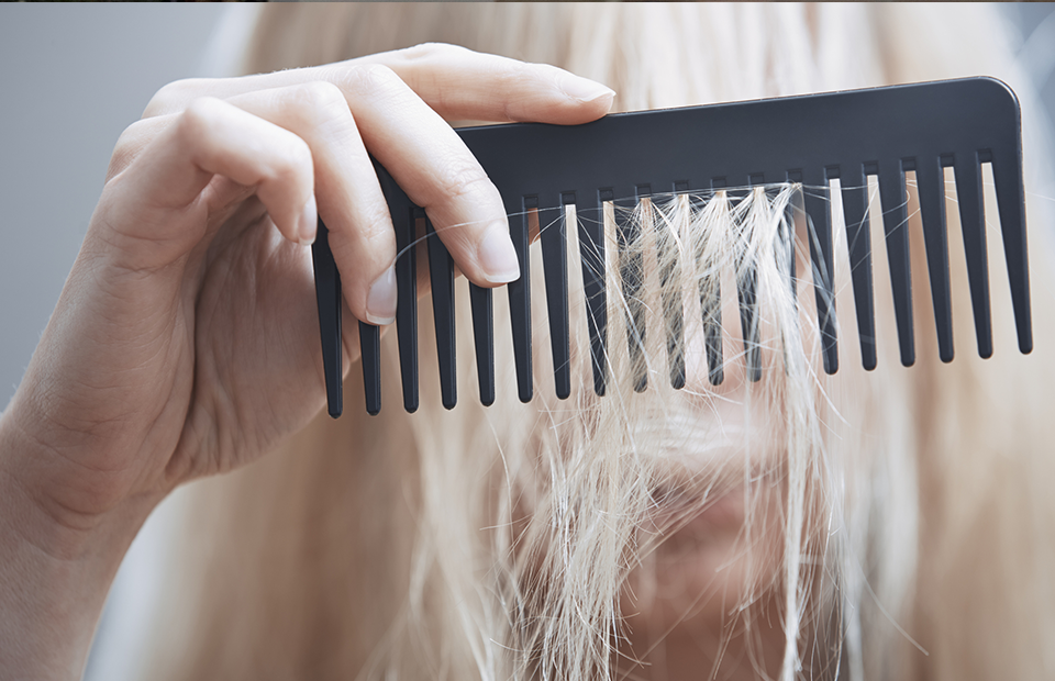 Випадіння волосся - Як дефіцит вітаміну В12 впливає на випадіння волосся?