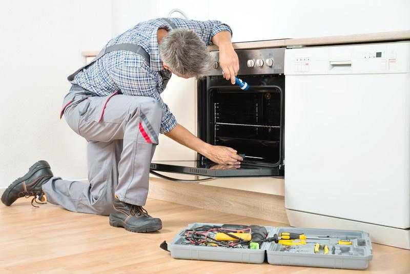 Почему важно своевременно обратиться к специалистам для ремонта плиты